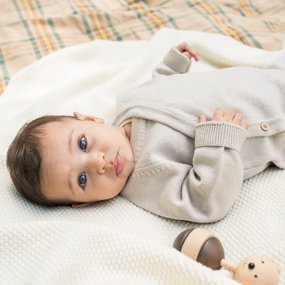 THE WOOLLY BABY JACKET - sand - Image 3