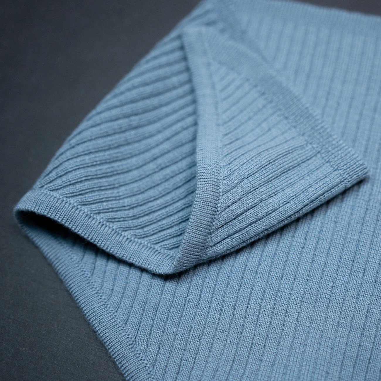 THE WOOLLY TRIANGLE SCARF SMALL - blue - Image 3
