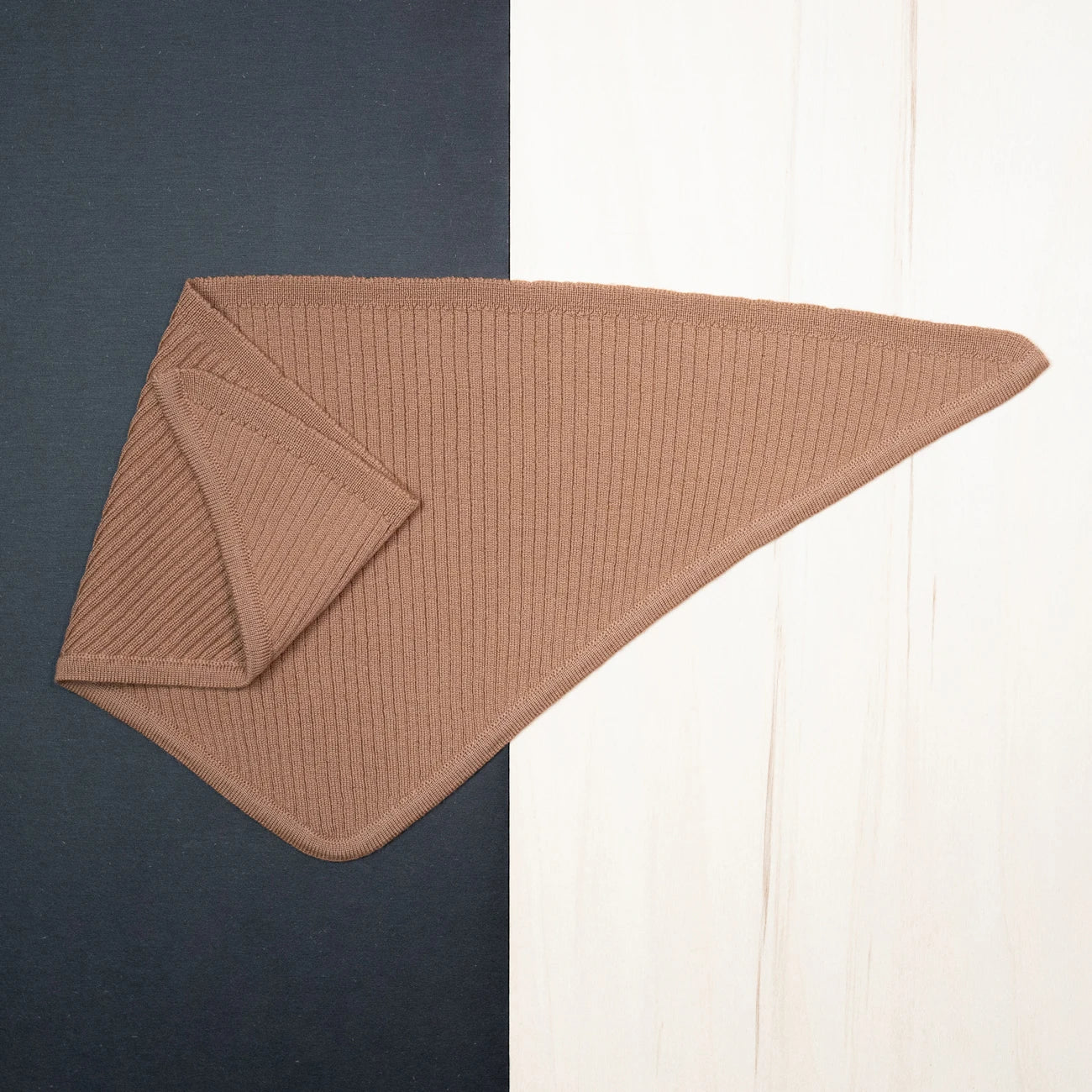 THE WOOLLY TRIANGLE SCARF SMALL - camel - Image 3