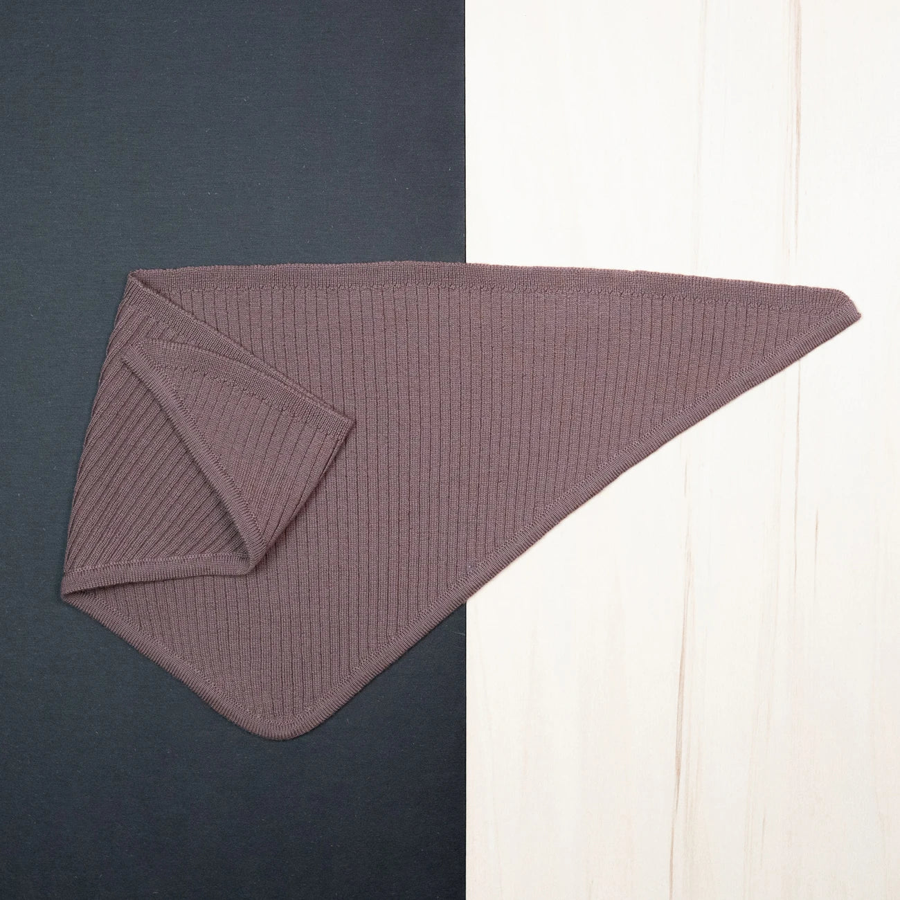THE WOOLLY TRIANGLE SCARF SMALL - mauve - Image 3