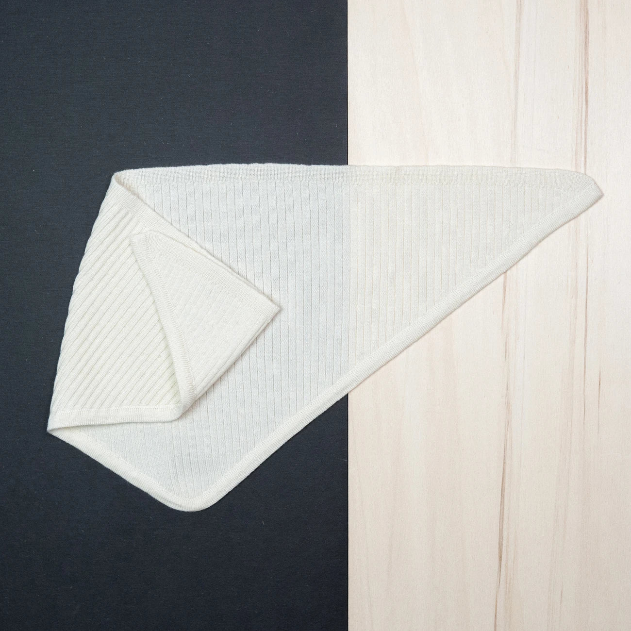 THE WOOLLY TRIANGLE SCARF SMALL - pure - Image 4
