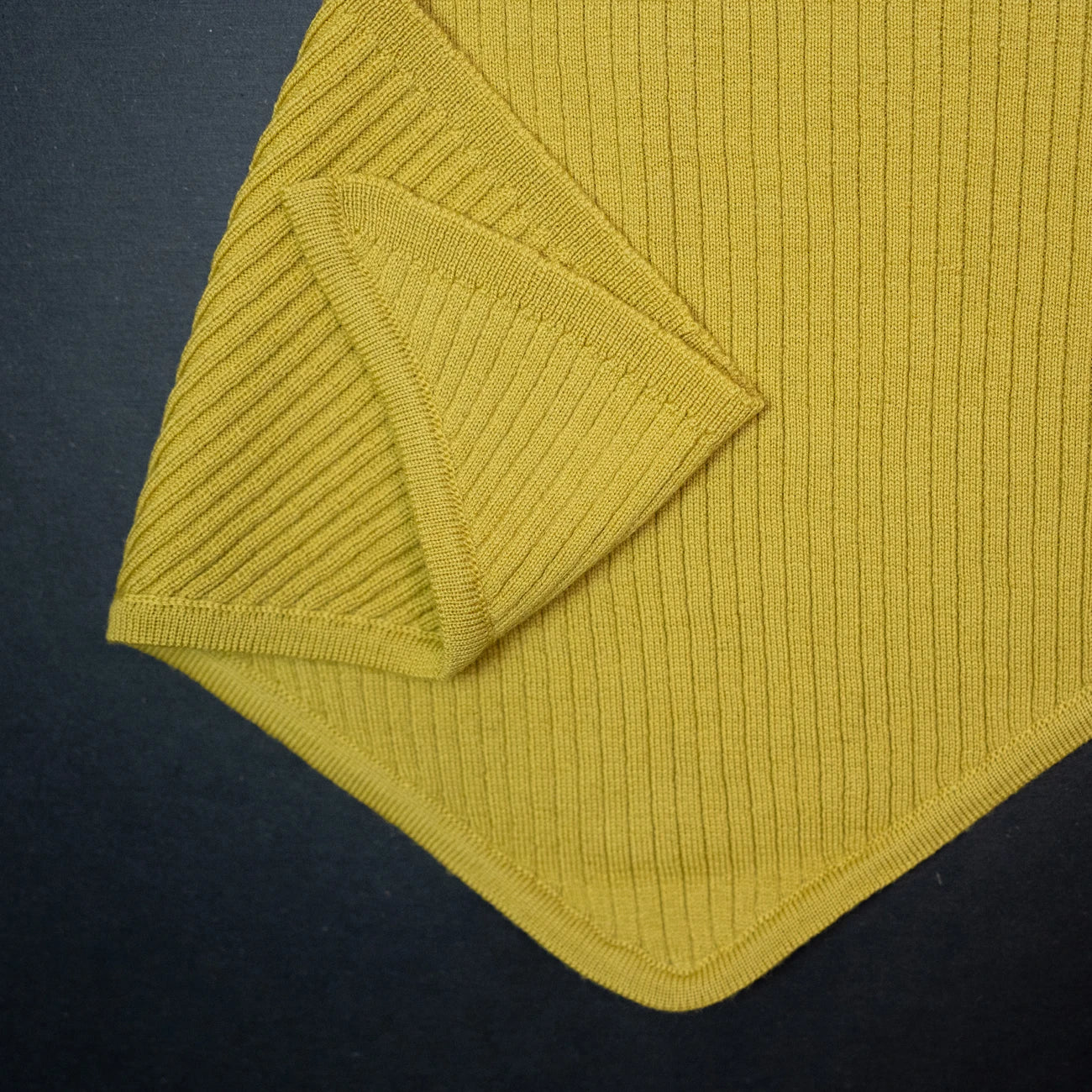 THE WOOLLY TRIANGLE SCARF SMALL - quince - Image 10