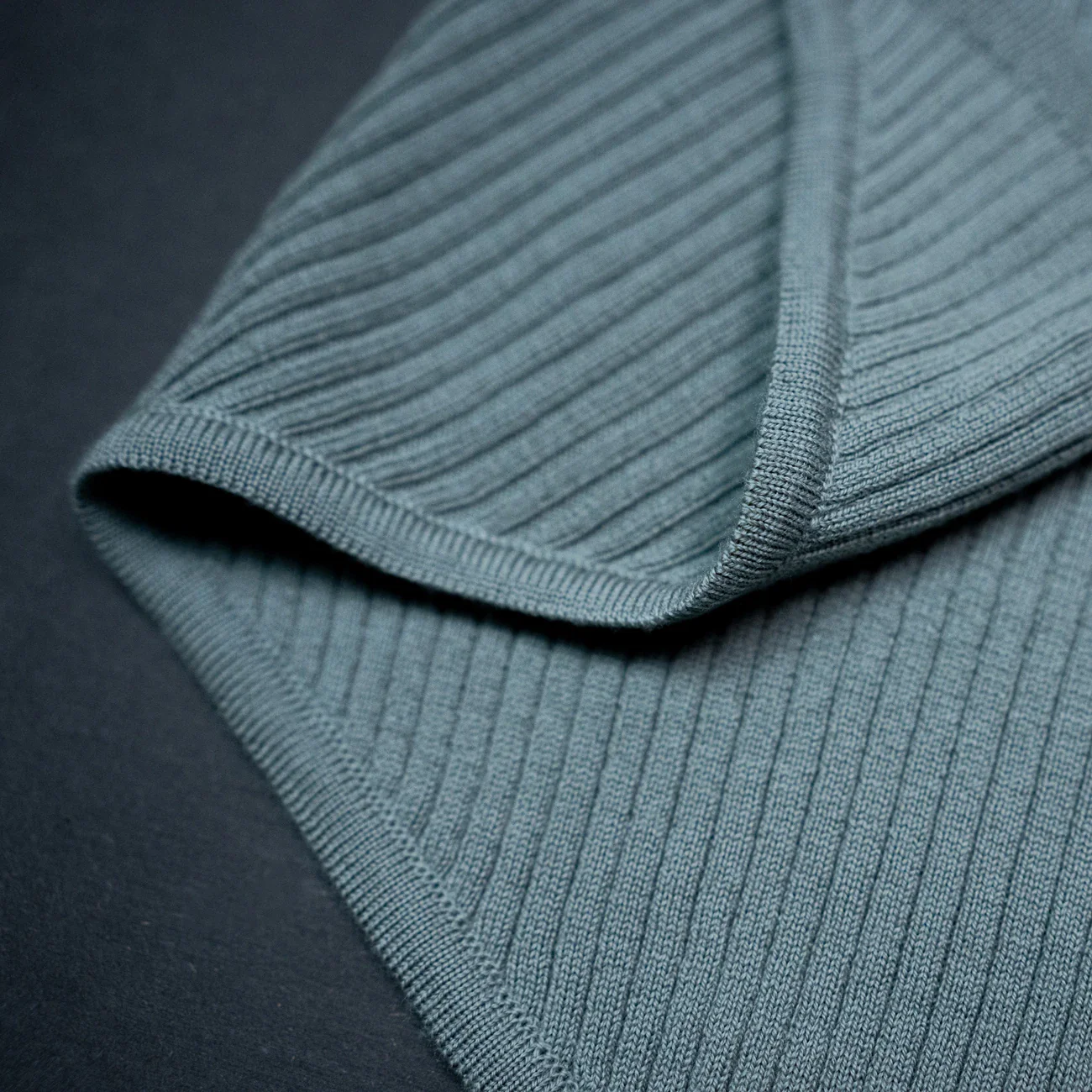 THE WOOLLY TRIANGLE SCARF SMALL - sage - Image 9