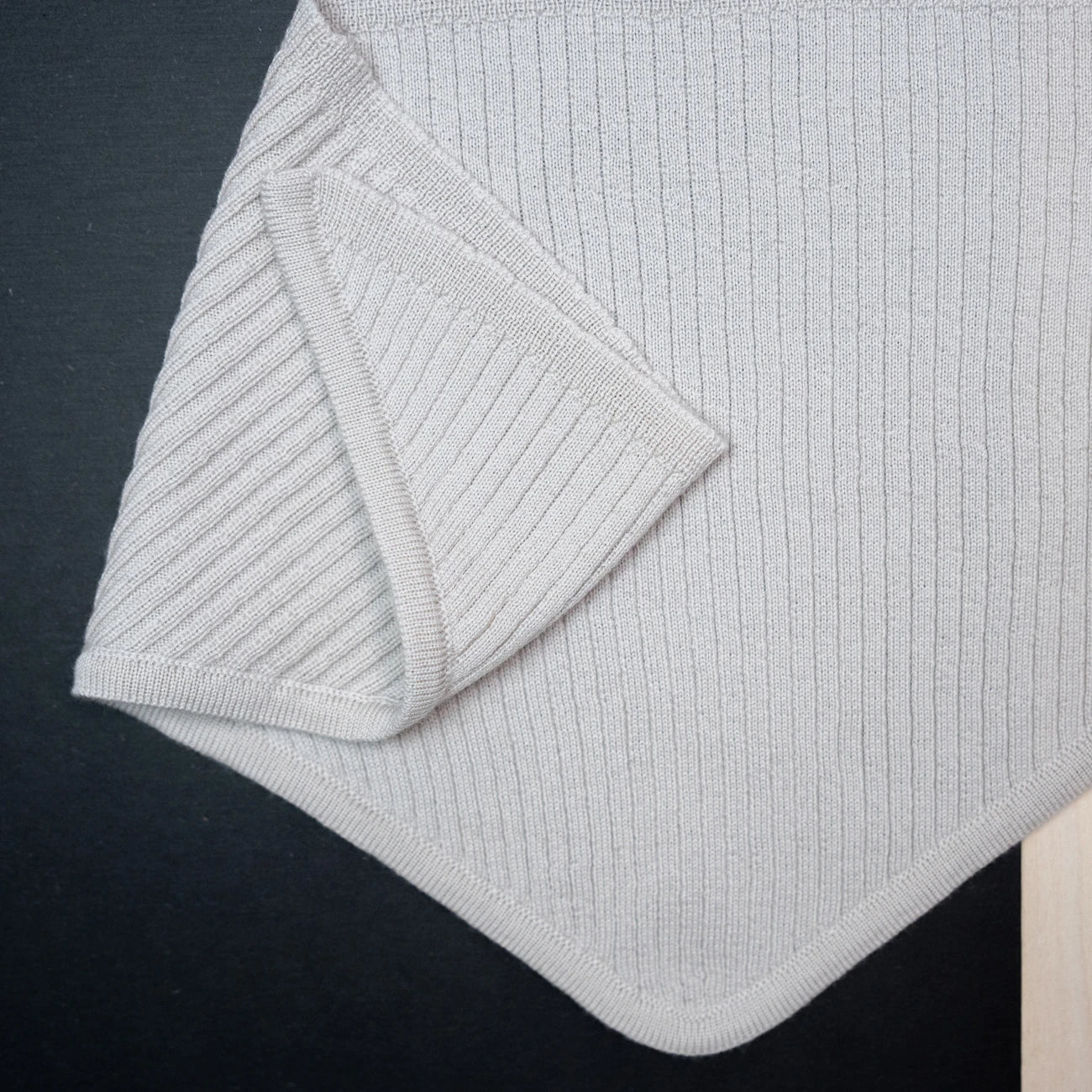 THE WOOLLY TRIANGLE SCARF SMALL - sand - Image 4